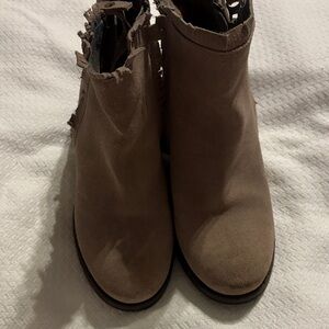 Stylish Tan Ankle Booties